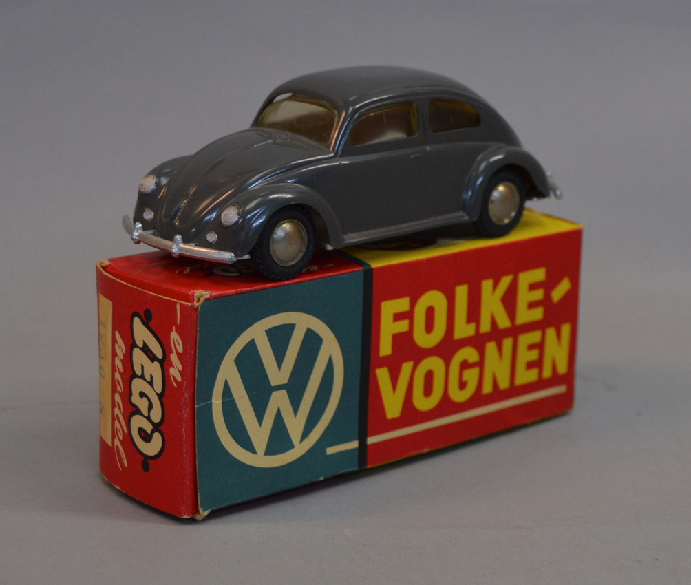 Lego car Astons 4 WEB 6-12-16.jpg