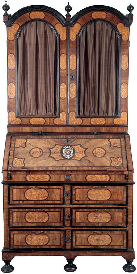 Maltese bureau cabinet
