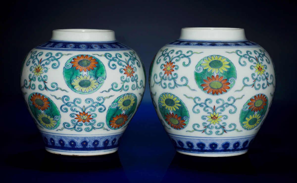 Qianlong jars