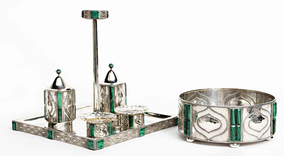 Silver tabke service