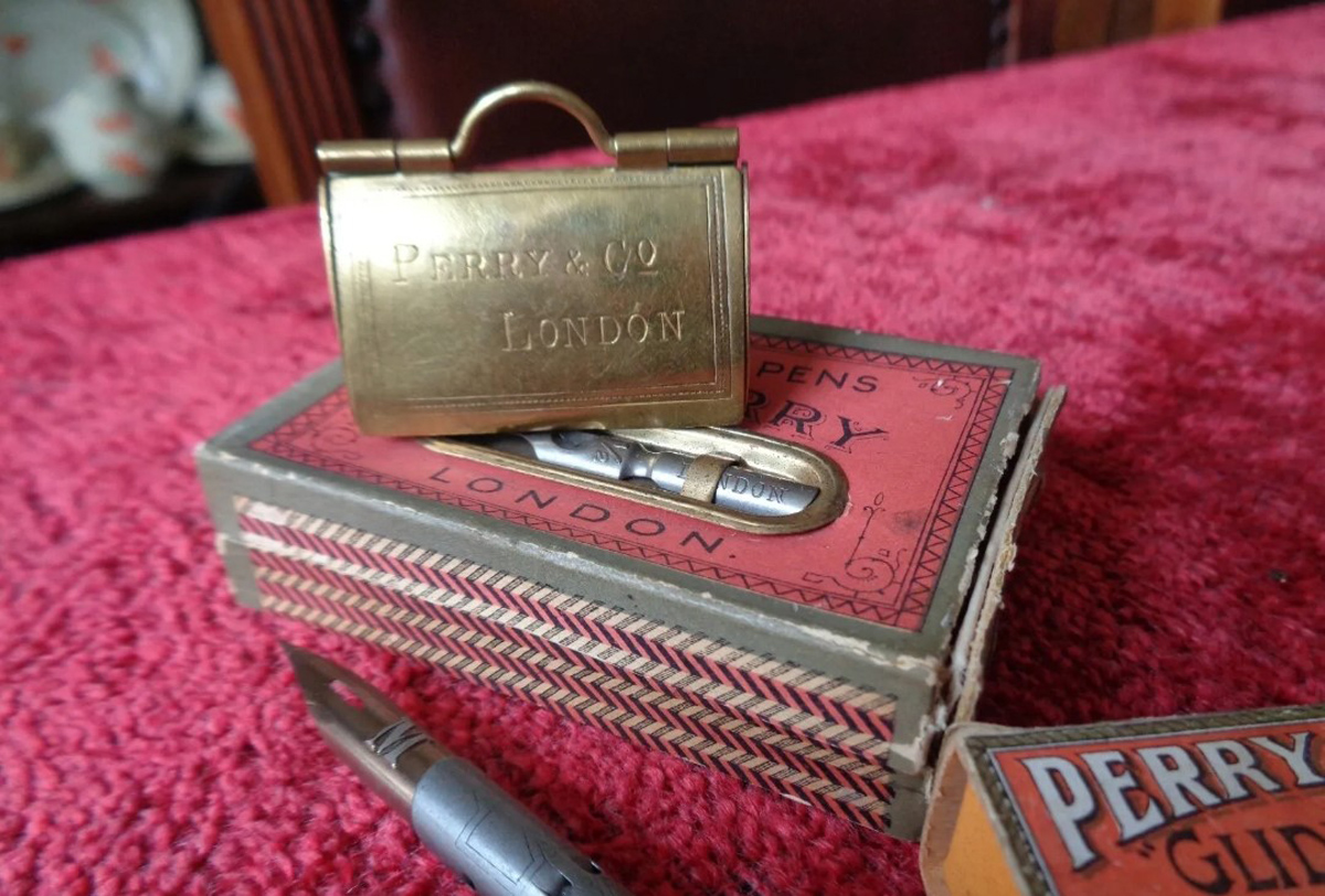 Needle case