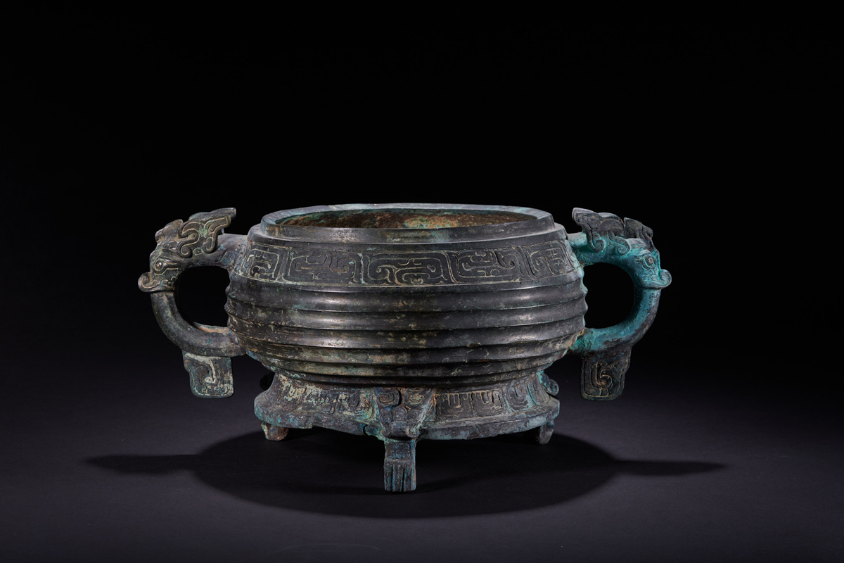 Chinese bronze vessel